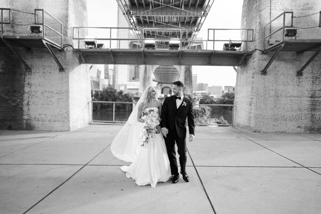 pictures of bride and groom Nashville 
